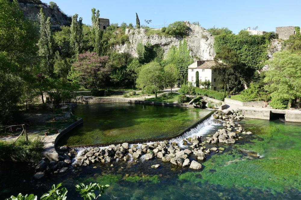 Le Mas Saint Jean Mezoargues Экстерьер фото